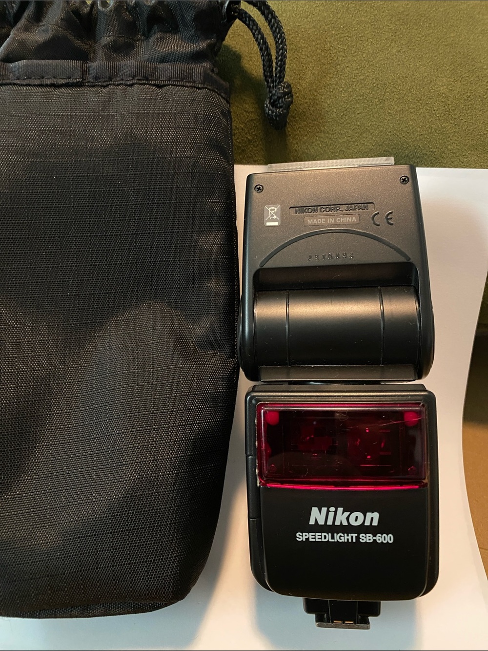 Nikon Speedlight SB-600 Black Flash with Red Sensor Window